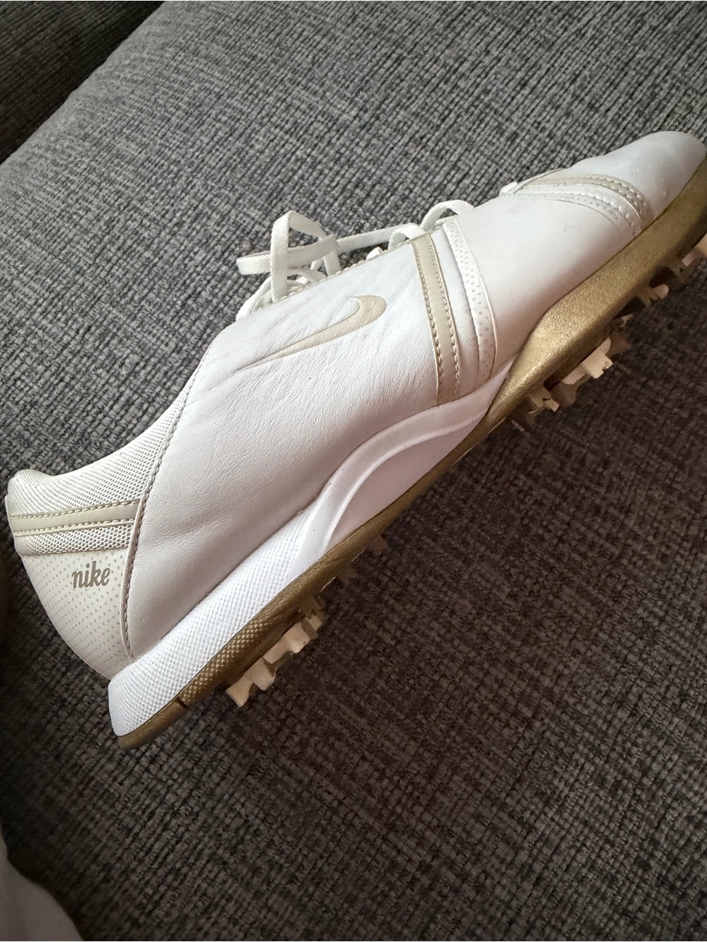 Sz 7 Nike women’s white and beige Golf Shoes